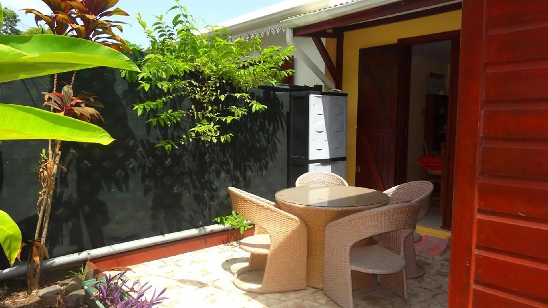 House With 2 Bedrooms In Saint-Francois, With Pool Access, Enclosed Ga